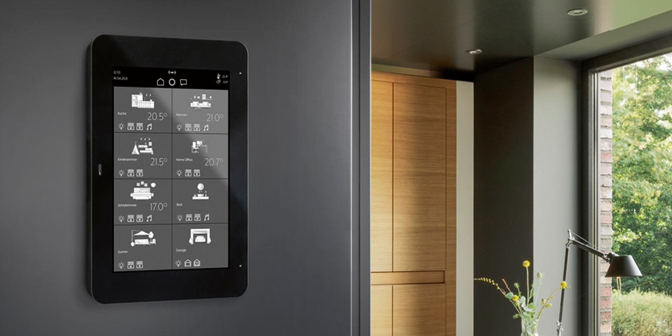 JUNG Smart Panel 8 bei Elektrotechnik Thomas Reu in Nürnberg